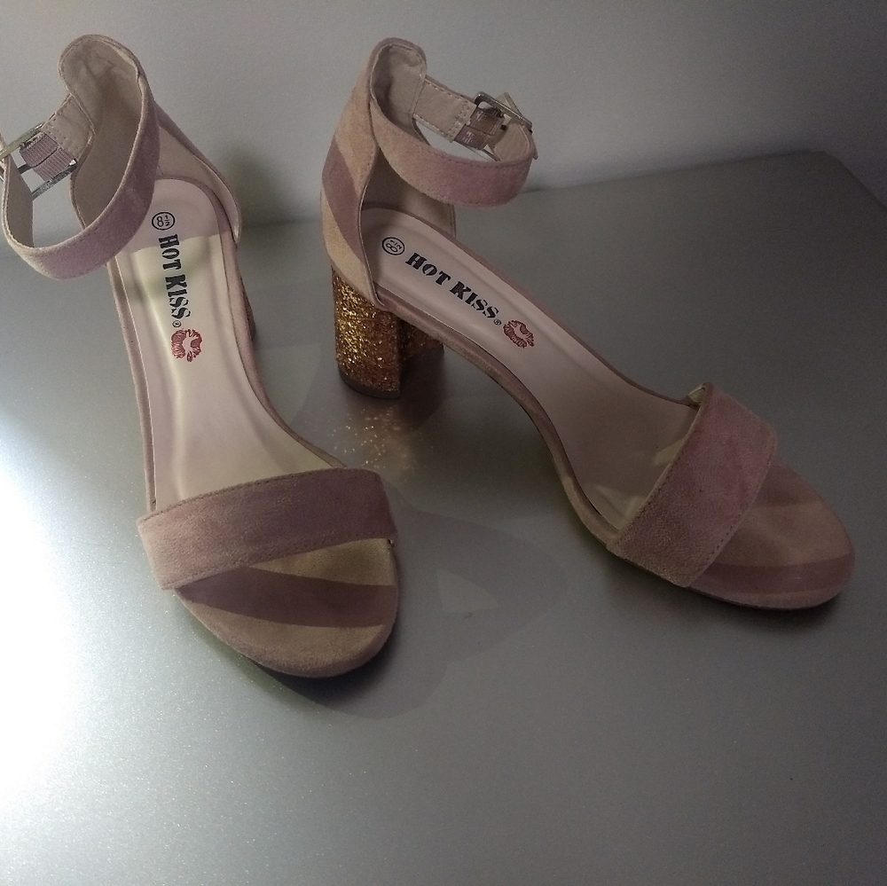 Hot kiss wedge heels